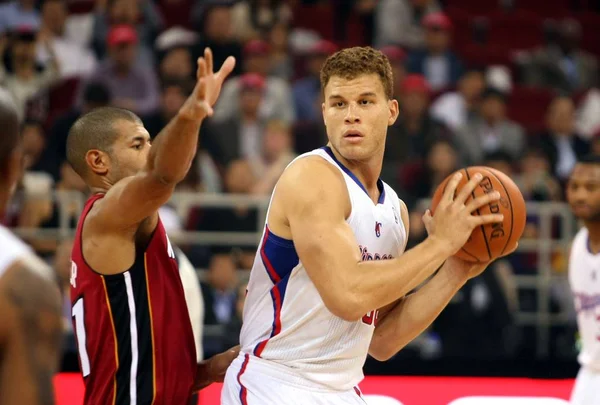 Blake Griffin Van Los Angeles Clippers Rechts Uitdagingen Shane Battier — Stockfoto