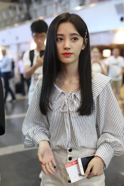 Çinli Şarkıcı Aktris Jingyi Geldiğinde Pekin Uluslararası Havaalanı Pekin Çin — Stok fotoğraf