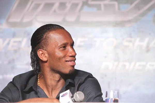 Były Pomocnik Chelsea Didier Drogba Uczęszcza Konferencji Prasowej Przez Shanghai — Zdjęcie stockowe