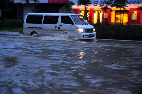 Car Seen Flood Water Heavy Rain Fuzhou South Chinas Fujian — Stock Photo, Image