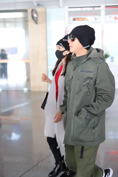 美籍华人女星西丽娜 和她的歌手 男演员男友韩庚于2018年11月26日抵达中国北京首都国际机场 — 图库照片