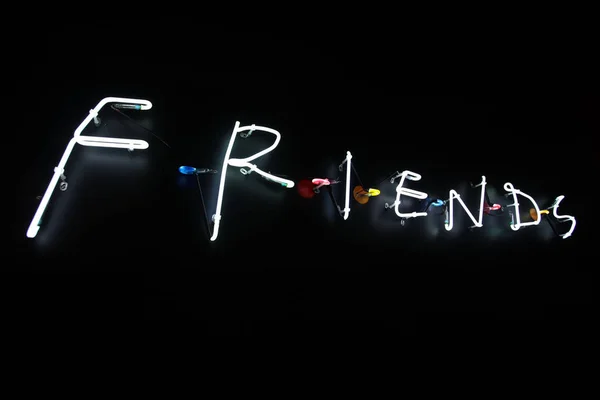 Неоновые Световые Знаки Friends Размещены Стене Кафе Central Perk Шанхае — стоковое фото