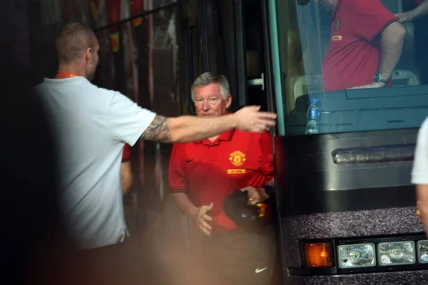 Головний Тренер Сера Алекса Фергюсона Манчестер Юнайтед Кроки Вниз Автобуса — стокове фото