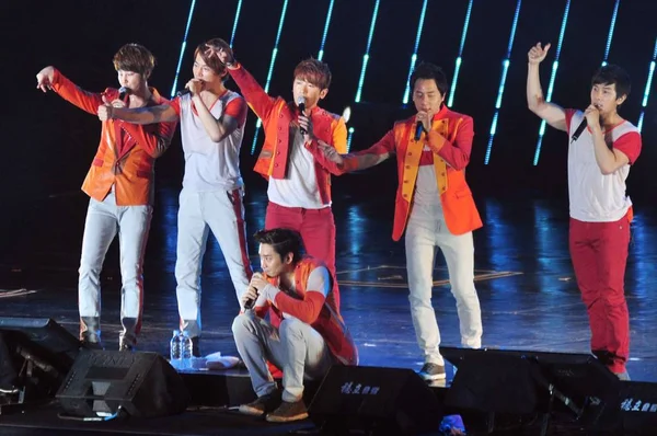 Medlemmar Sydkoreanska Pojkbandet Shinhwa Uppträda Sin Konsert Guangzhou City Södra — Stockfoto