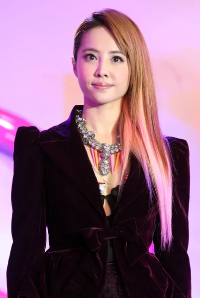 台湾歌手の蔡依林ツァイ ポーズ彼女の新しい音楽アルバム ミューズ 北京での記者会見で 2012 — ストック写真