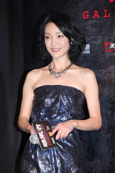 Κινέζα Ηθοποιός Zhou Xun Θέτει Κατά Την Πρεμιέρα Της Ταινίας — Φωτογραφία Αρχείου