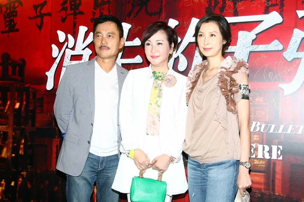 彼女は 2012 日にニコラス Tse の最新作 行頭文字消え 中国での映画のプレミアを出席として香港の女優 Amy Kwok のポーズします — ストック写真