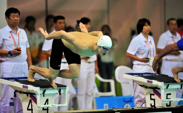 Kinesiske Olympiske Svømning Mester Sun Yang Hopper Vandet Finalen Herre - Stock-foto