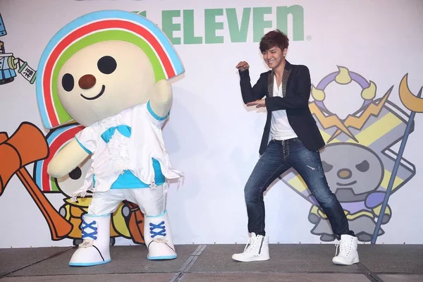 Taiwanese Singer Host Show Dances Mascot Promotional Activity Eleven Convenience — Stock Photo, Image