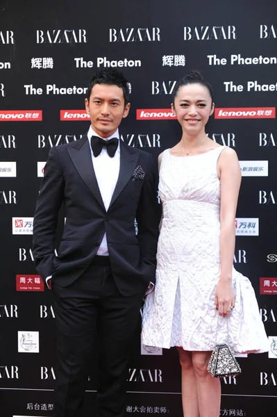 Actrice Chinoise Yao Chen Droite Acteur Huang Xiaoming Posent Sur — Photo
