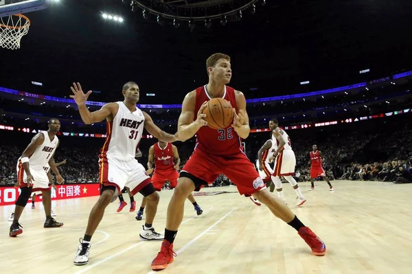Blake Griffin Los Angeles Clippers Front Challenges Shane Battier Miami — Stock Photo, Image