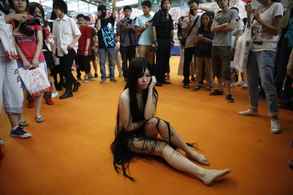 Una Chica Cosplay Desnuda Posa Durante Festival Dibujos Animados Shenzhen —  Fotos de Stock