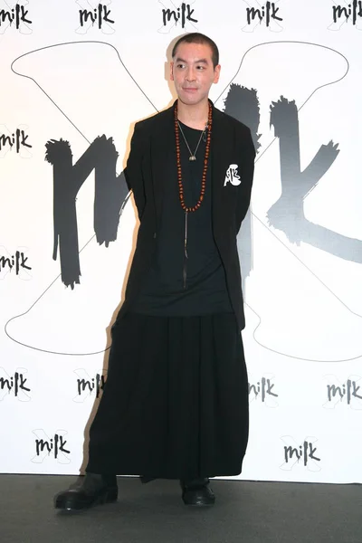 香港歌手 Junomak 出席2012年9月18日在中国香港举行的牛奶 六周年庆祝仪式时摆姿势 — 图库照片