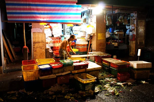 Leverantör Säljer Fisk Och Skaldjur Sin Butik Hong Kong Kina — Stockfoto