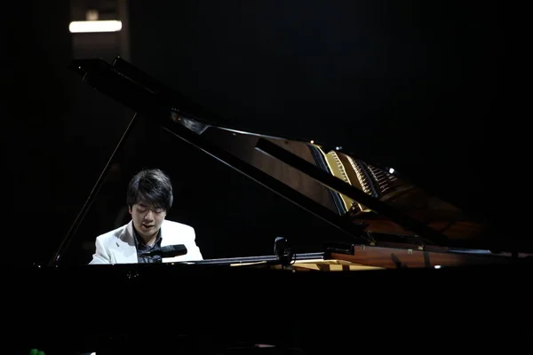 Čínský Klavírista Lang Lang Provádí Jeho Koncertu Oslavu Návratu Hong — Stock fotografie