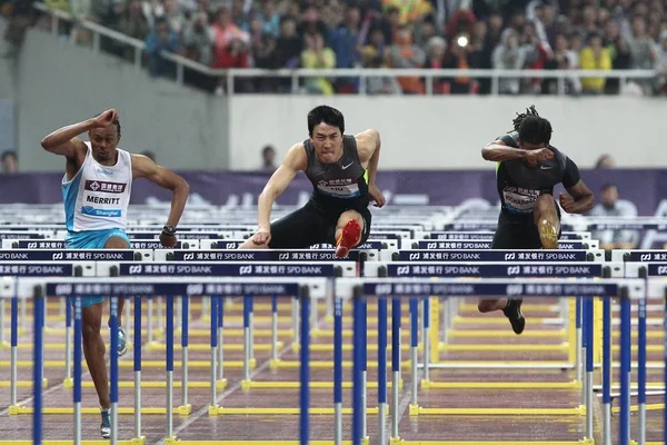 Liu Xiang ของจ ชนะการแข ปสรรคบ 110 เมตรก Jason Richardson ของสหร — ภาพถ่ายสต็อก