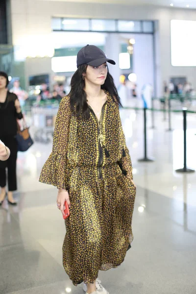 Kinesisk Skådespelerska Yao Chen Anländer Shanghai Hongqiao International Airport Före — Stockfoto