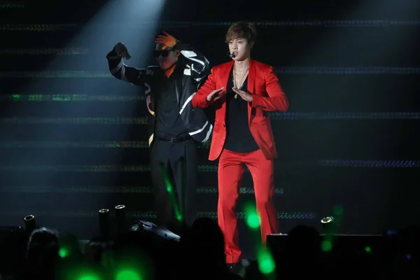 Koreanischer Popsänger Kim Hyun Joong Tritt Während Seines Konzerts Auf — Stockfoto