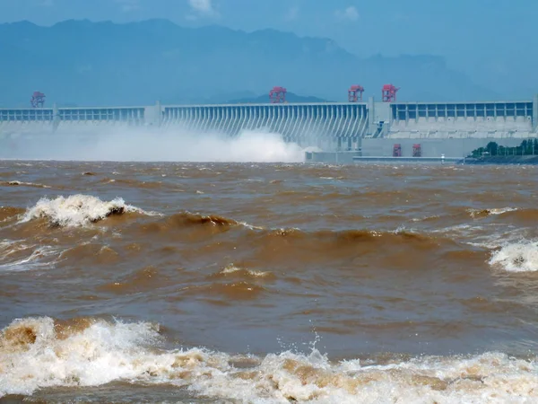 Floodwaters Jangce Folyó Feltör Három Szoros Gát Yichang Város Központi — Stock Fotó