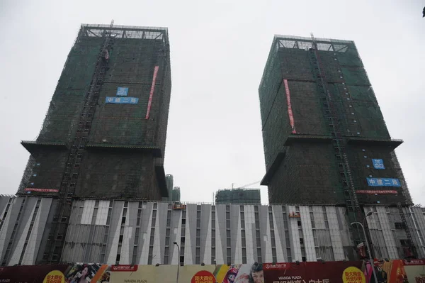 中国四川省中華人民法 2012年6月28日 で建設中のワンダプラザの写真 — ストック写真