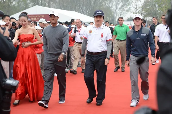 Golfistów Tiger Woods Usa Przodu Trzeciego Prawa Rory Mcilroy Irlandii — Zdjęcie stockowe