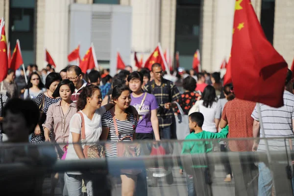 Turister Folkmassan Bilfria Överfart Finansdistriktet Lujiazui Semester Nationaldagen Shanghai Kina — Stockfoto