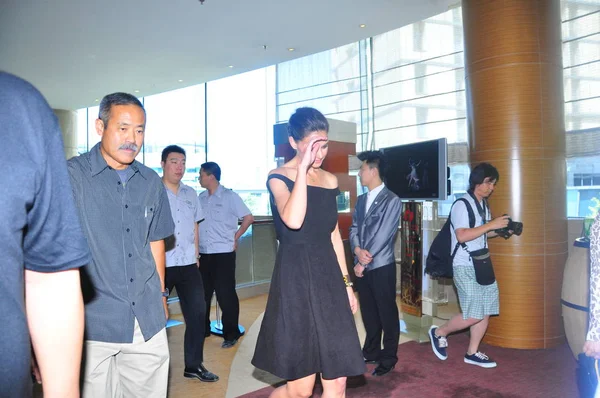 American Actress Katie Holmes Walks Conference Hall Press Conference 2012 — Stock Photo, Image