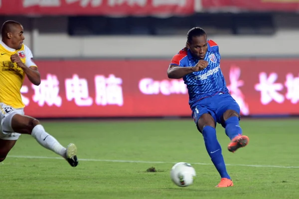 Didier Drogba Shanghai Shenhua Pravdu Střílí Proti Shanghai Shenxin Jejich — Stock fotografie