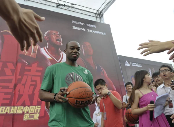 Carl Landry Estrella Nba Posa Evento Promocional Del Fabricante Chino — Foto de Stock