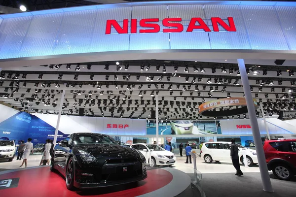 Відвідувачі Бачили Стенді Nissan Під Час Автоматичного Шоу Пекіні Китай — стокове фото
