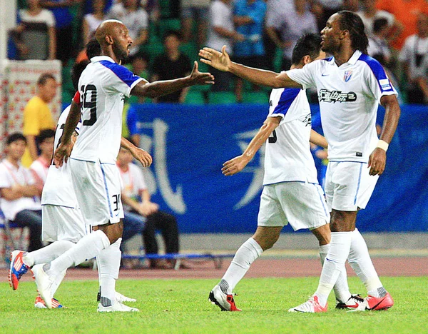 Didier Drogba Shanghai Shenhua Destra Interagisce Con Nicolas Anelka Nella — Foto Stock