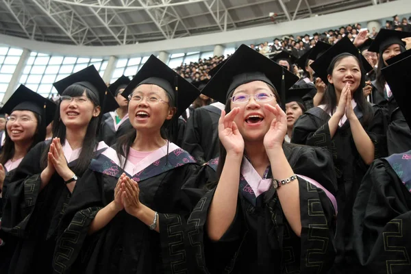 Arkiv Kinesiska Studenter Deltar Examensceremoni Vid Fudan University Shanghai Kina — Stockfoto