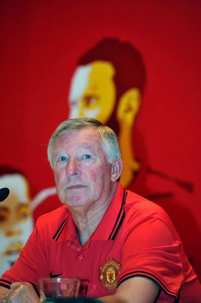 Manchester United Manager Alex Ferguson Vyobrazen Během Tiskové Konference Hotelu — Stock fotografie