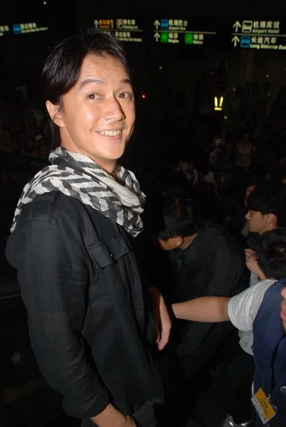 Ιάπωνας Ηθοποιός Masaharu Fukuyama Φτάνει Στο Διεθνές Αεροδρόμιο Του Pudong — Φωτογραφία Αρχείου