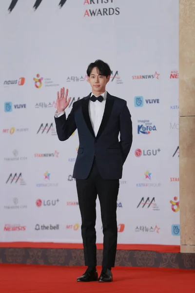 Actor Surcoreano Jin Hyung Posa Mientras Llega Alfombra Roja Para — Foto de Stock