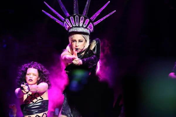 Amerikai Énekesnő Lady Gaga Végez Koncerten Született Négyirányú Labda Hong — Stock Fotó