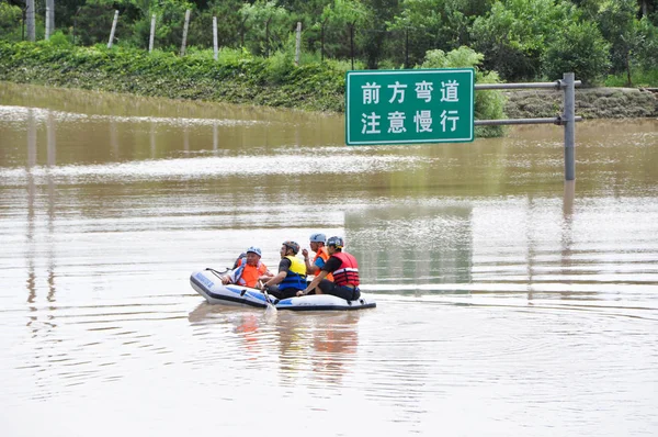 Chinese Inspectors Patrol Life Boat Flooded Road Caused Heavy Rain — Stock Photo, Image