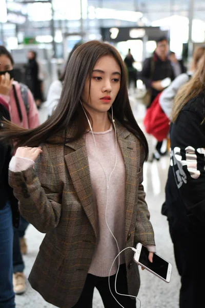 Cantora Atriz Chinesa Jingyi Retratada Aeroporto Internacional Hongqiao Xangai China — Fotografia de Stock