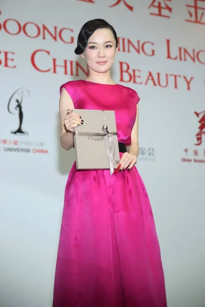 Atriz Chinesa Huo Siyan Posa Shanghai Soong Ching Ling Foundation — Fotografia de Stock