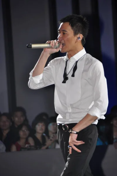 Cantor Ator Taiwanês Stanley Huang Apresenta Durante Gala Abertura Exposição — Fotografia de Stock