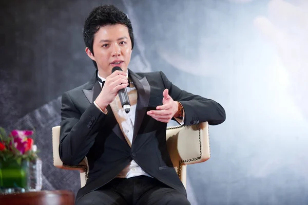Chinese Pianist Yundi Spreekt Tijdens Een Persconferentie Voor Zijn Nieuwe — Stockfoto