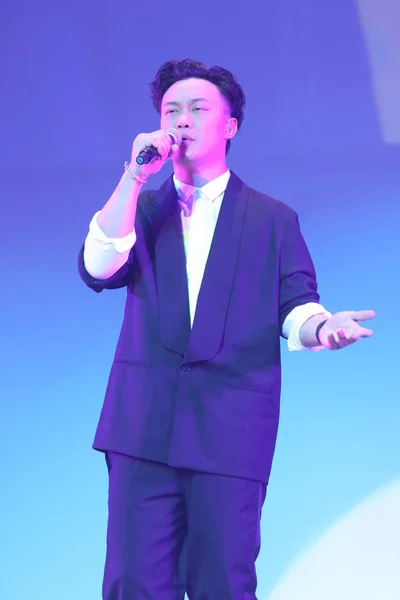 Penyanyi Hong Kong Eason Chan Tampil Konser Our Years Youth — Stok Foto