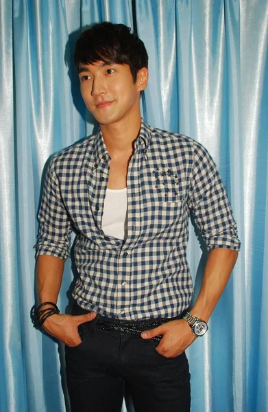 Actor Surcoreano Choi Won Posa Hospital Donde Actúa Nueva Serie — Foto de Stock
