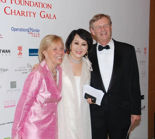 Celebrity Businesseur Yue Sai Poses Shanghai Soong Ching Ling Foundation — Foto de Stock