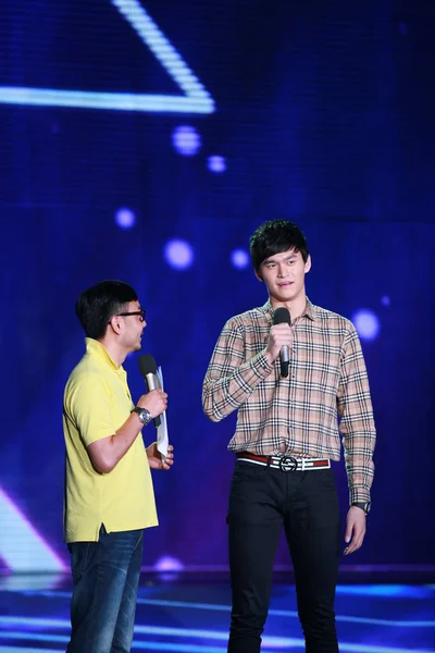 Chinese Olympisch Zwemmen Kampioen Sun Yang Spreekt Tijdens Een Repetitie — Stockfoto