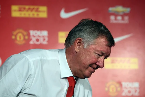 Pelatih Kepala Sir Alex Ferguson Menghadiri Konferensi Pers Setelah Pertandingan — Stok Foto