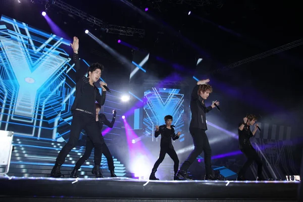 Des Membres Groupe Pop Sud Coréen Mblaq Produisent Concert Pop — Photo