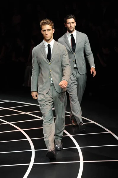 Giorgio Armani Bir Gece Sadece 798 Beijing Moda Gösterisinde Sanat — Stok fotoğraf