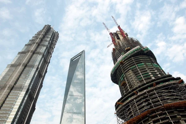Torre Shanghai Derecha Está Construcción Junto Centro Financiero Mundial Shanghái —  Fotos de Stock