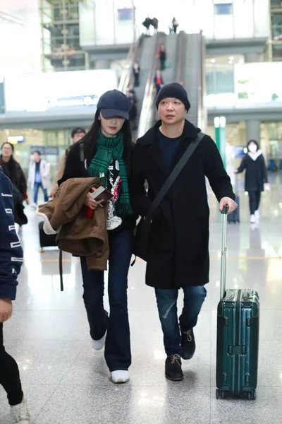 Actrice Chinoise Yao Chen Gauche Son Mari Sont Photographiés Aéroport — Photo